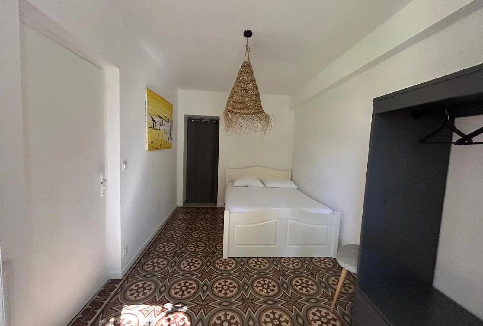 Maison De Caractere Avec Jardin Arbore En Avignon Villa