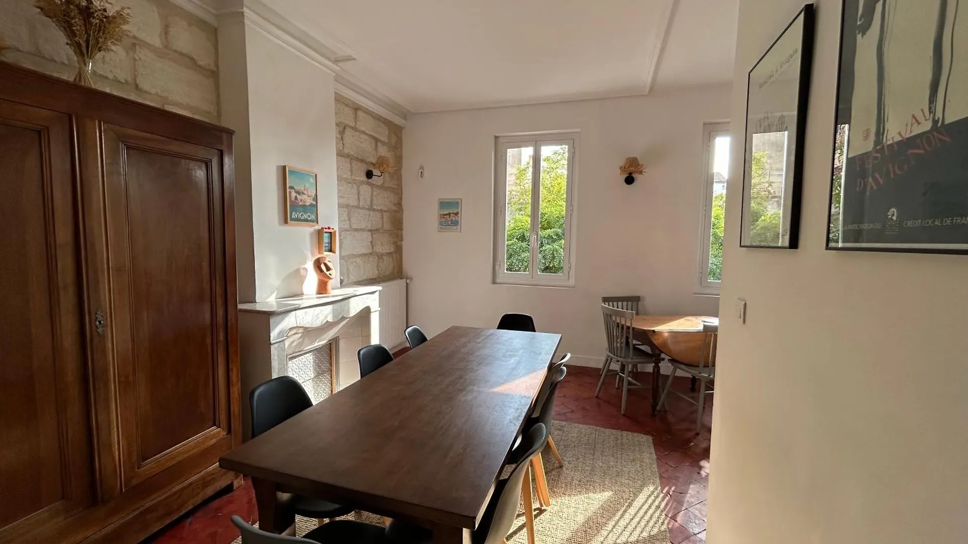 Maison De Caractere Avec Jardin Arbore En Avignon Villa